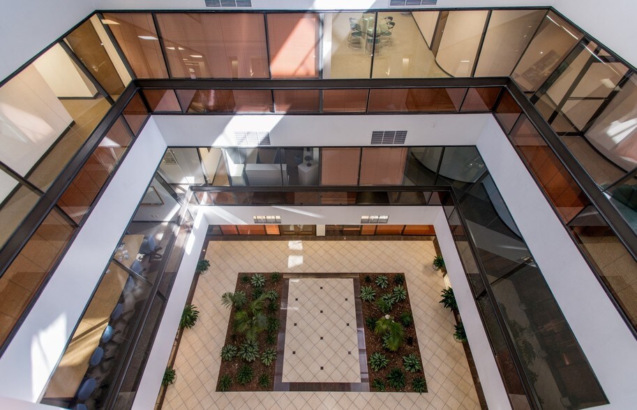 More Photos Of 17625 El Camino Real, Houston Unknown For Lease