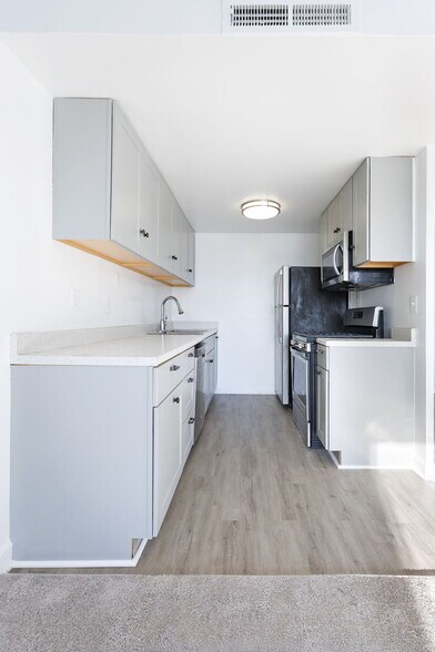 More Photos Of 4600 Duke St, Alexandria Apartments For Sale