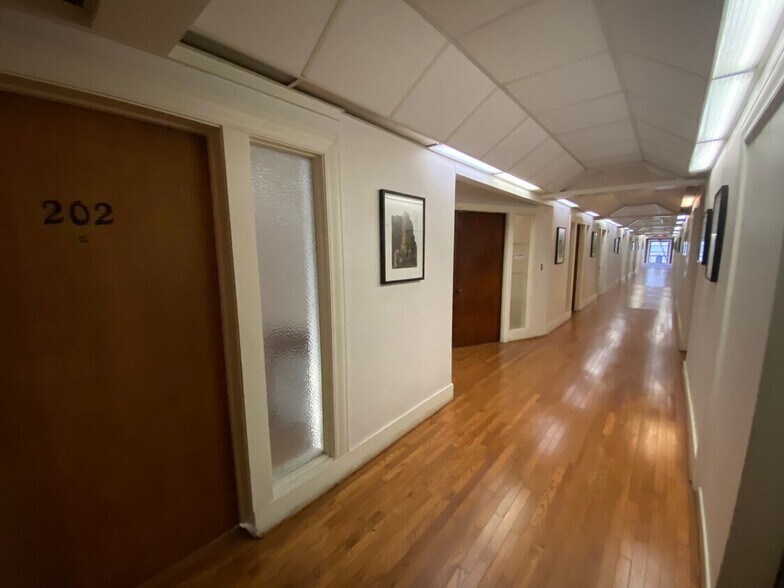 More Photos Of 502-514 Santa Monica Blvd, Santa Monica Loft Creative Space For Lease