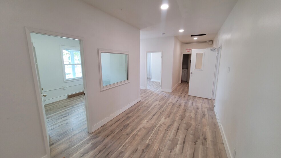 More Photos Of 3177 Guerneville Rd, Santa Rosa Office For Lease