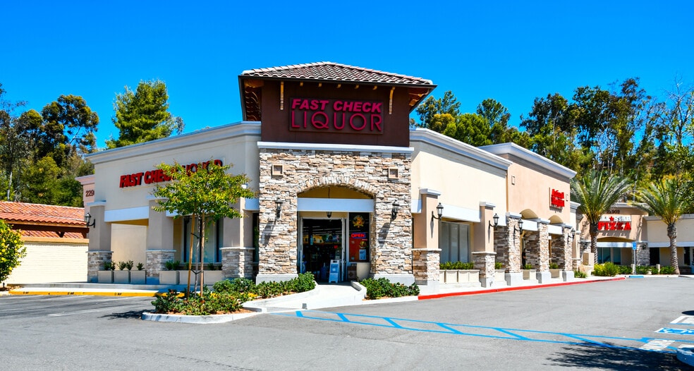 More Photos Of 22902-22922 Los Alisos Blvd, Mission Viejo Convenience Store For Lease