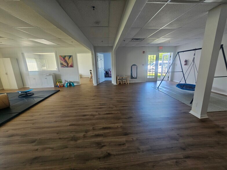 More Photos Of 100 Quarry Rd, Hamburg Medical For Lease