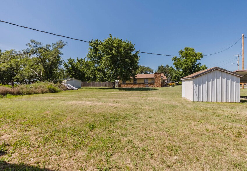 More Photos Of 1610 W 6th Ave, El Dorado General Retail For Sale