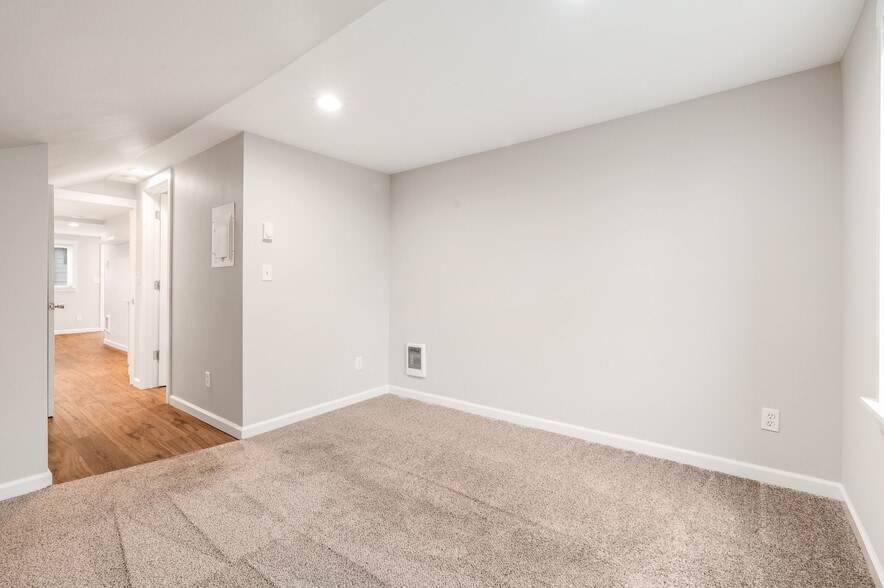 More Photos Of 12437 Tukwila International Blvd, Tukwila Apartments For Sale