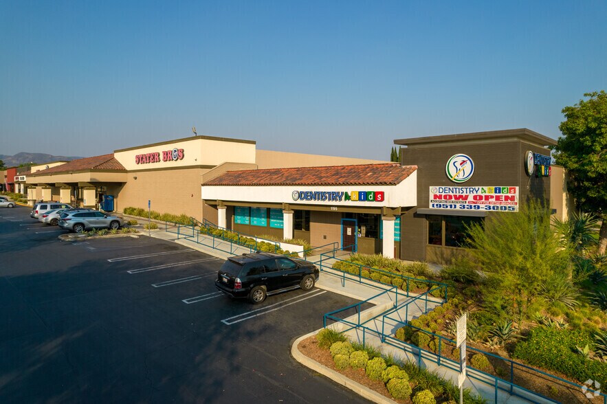 More Photos Of 1181-1195 E Magnolia Ave, Corona Unknown For Lease