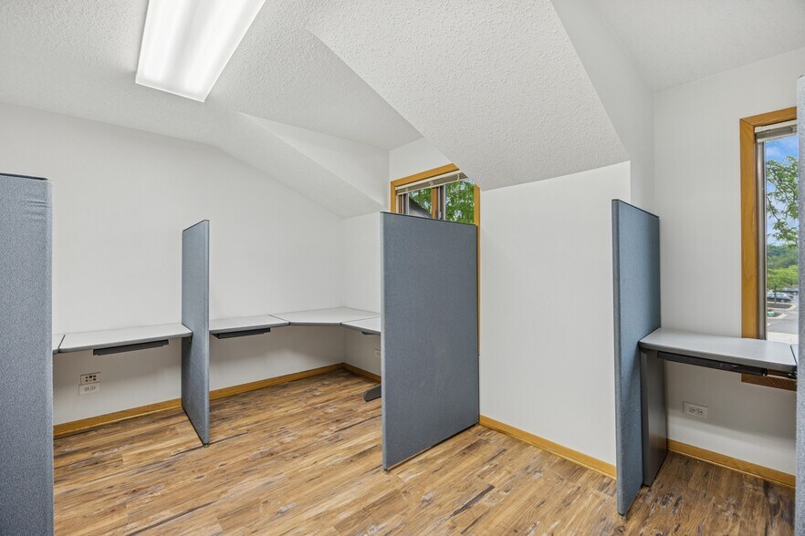 More Photos Of 2050 Larkin Ave, Elgin Medical For Lease