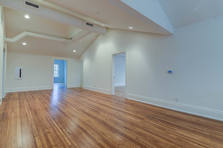 More Photos Of 904 San Antonio St, Austin Office For Lease