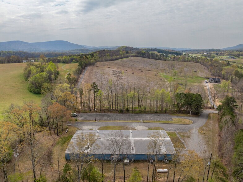 More Photos Of 205 Industrial Pike, Whitwell Manufacturing For Sale