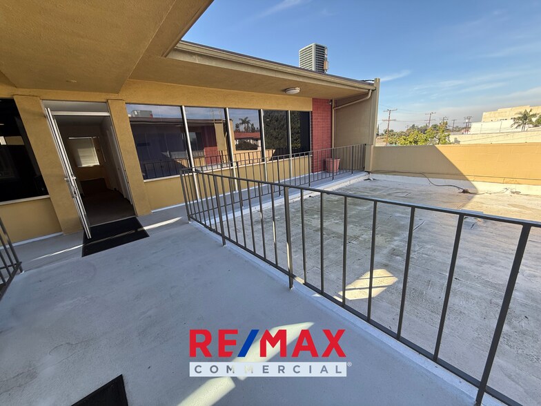 More Photos Of 14442 Whittier Blvd, Whittier Office For Sale