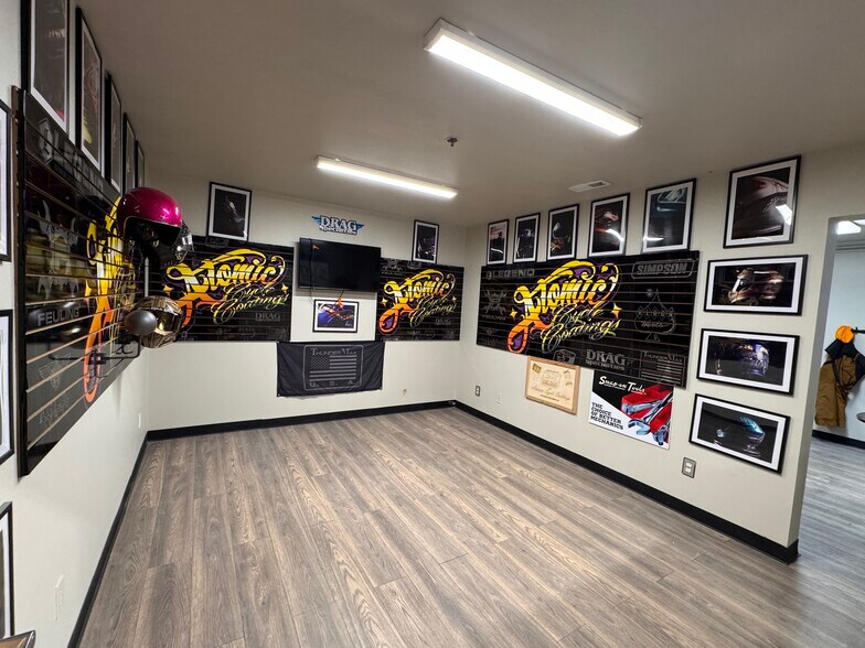 More Photos Of 8017 S 1st St, Wellington Medical For Sale