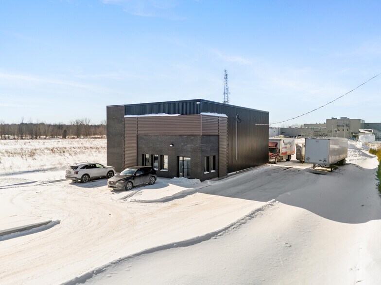 More Photos Of 523 Rang 3E, Saint-jean-sur-richelieu Land For Lease