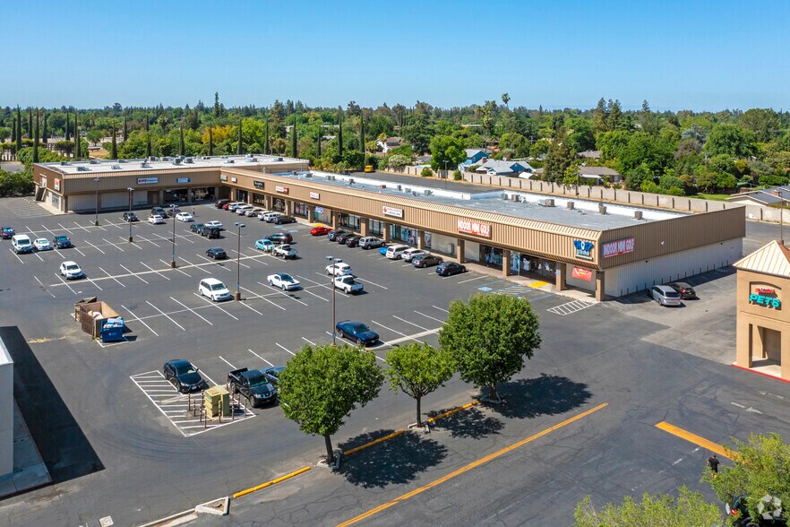 More Photos Of 5125-5179 N Blackstone Ave, Fresno Freestanding For Lease