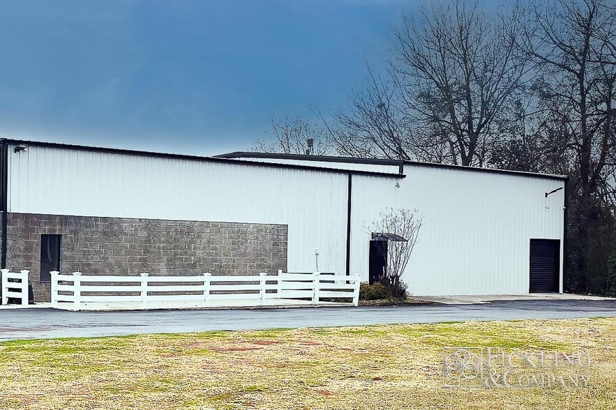 More Photos Of 505 Highway 49 N, Byron General Retail For Sale