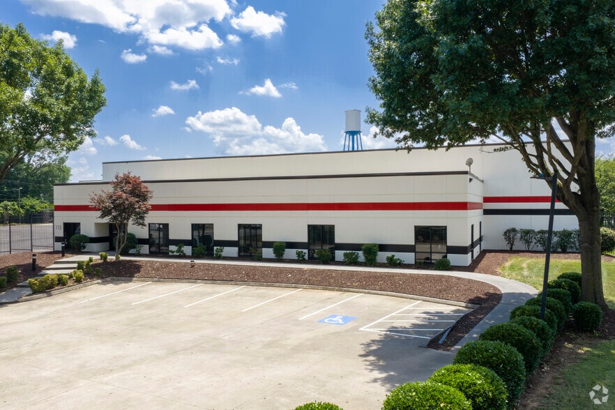 More Photos Of 115 S Dwelle St, Charlotte Unknown For Lease
