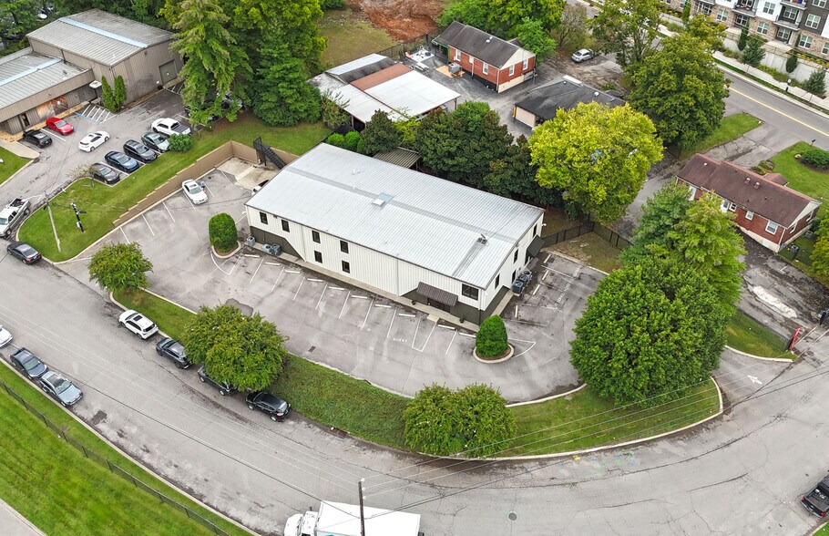 More Photos Of 511 Fairground Ct, Nashville Office For Lease