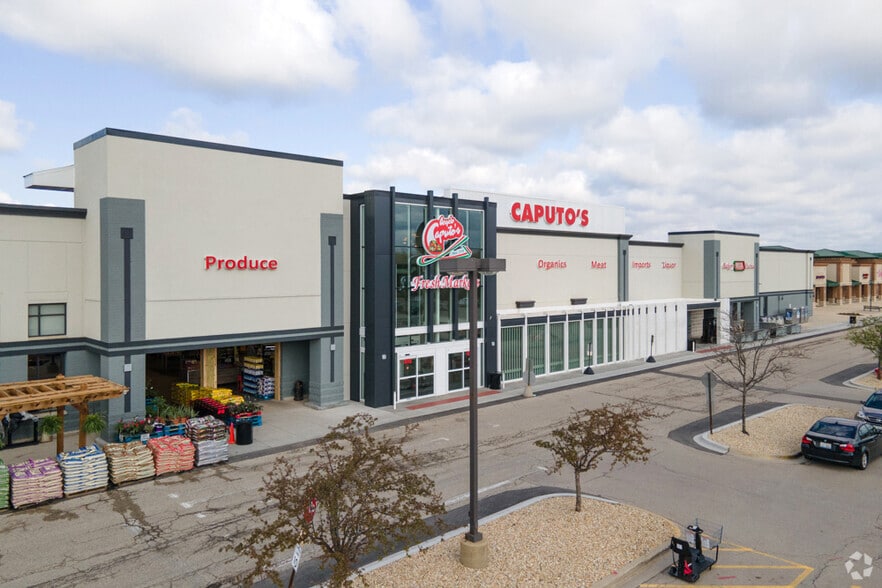 More Photos Of 588-628 Randall Rd, South Elgin Unknown For Lease