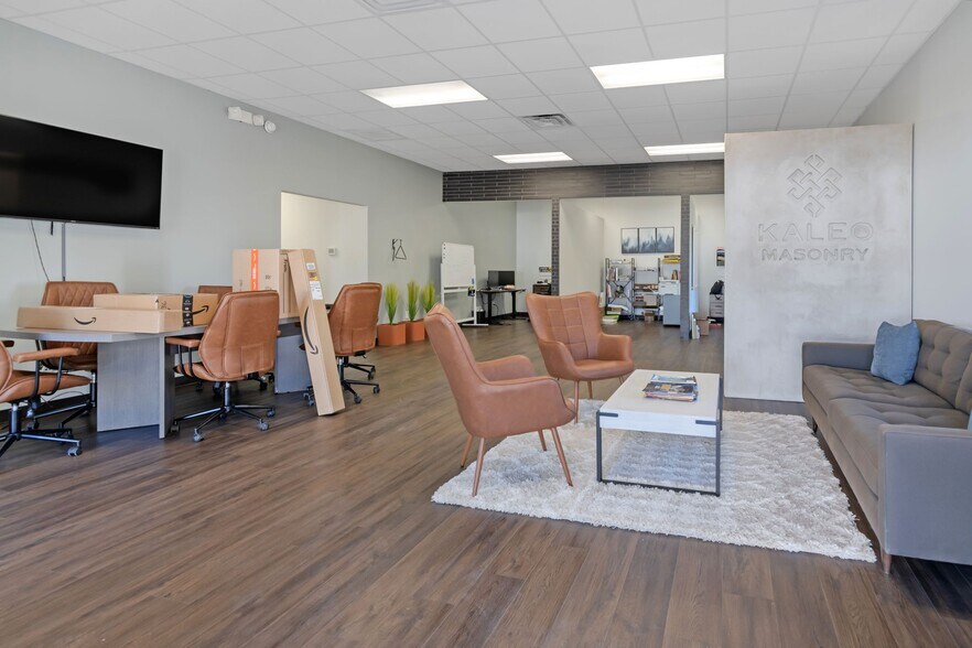 More Photos Of 2317 Michigan Ct, Arlington Flex For Lease