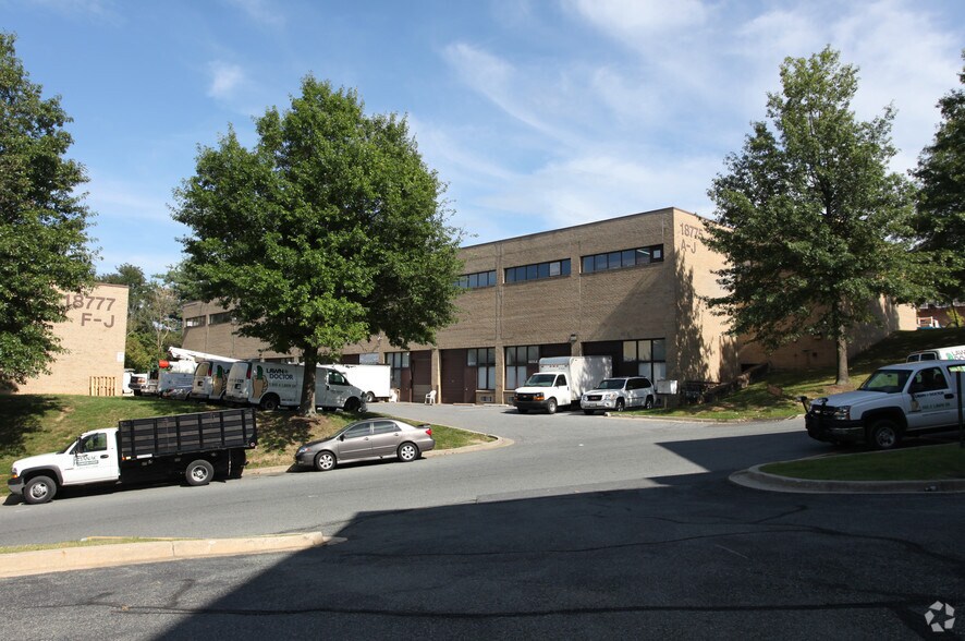 More Photos Of 18775 N Frederick Rd, Gaithersburg Warehouse For Lease