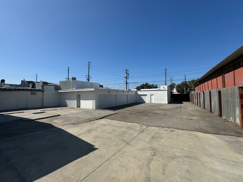 More Photos Of 1922 W Rosecrans Ave, Gardena Manufacturing For Lease