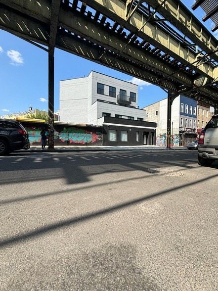 More Photos Of 1317 Myrtle Ave, Brooklyn Showroom For Lease