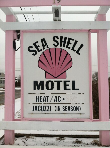 More Photos Of 19 Winnapaug Rd, Westerly General Retail For Sale