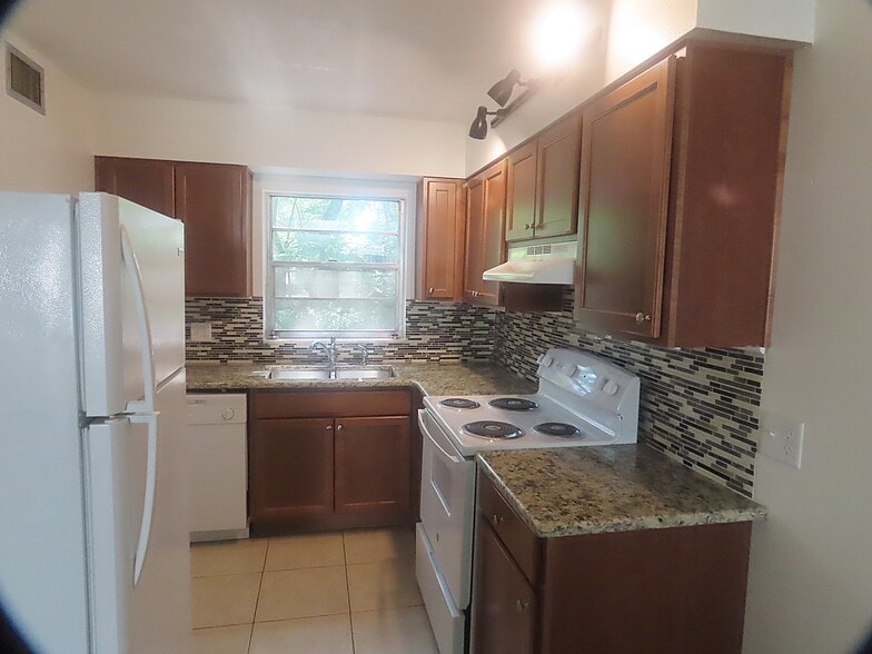 More Photos Of 1307 Cook St, Deland Apartments For Sale
