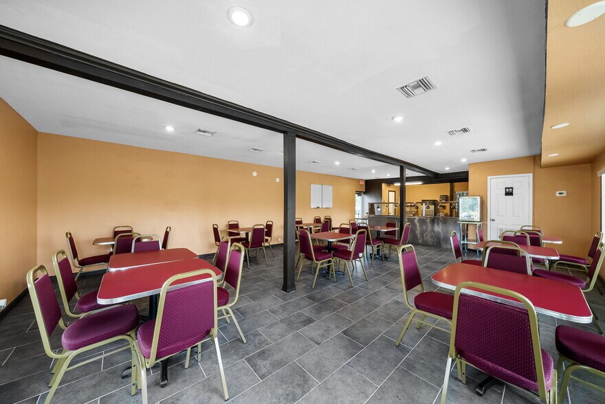 More Photos Of 2900 E 5th St, Panama City Restaurant For Sale
