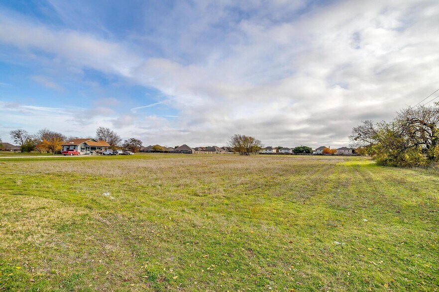 More Photos Of 1101 E Main St, Crowley Land For Sale