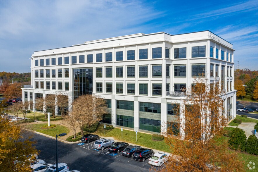 More Photos Of 3800 Arco Corporate Dr, Charlotte Office For Lease