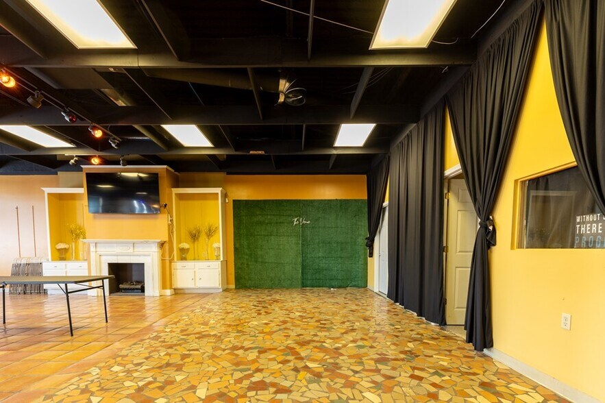 More Photos Of 113-115 E Broadway St, West Memphis Freestanding For Sale