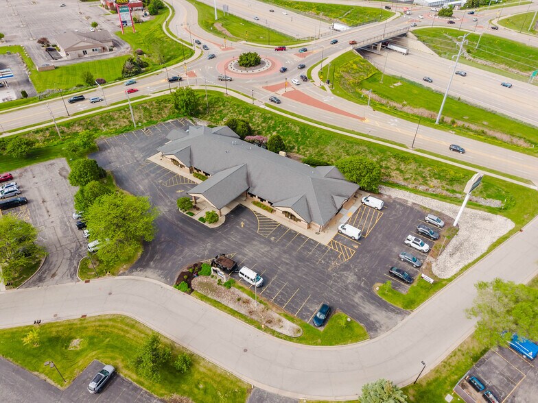 More Photos Of 1875 West Pointe Dr, Oshkosh Medical For Sale