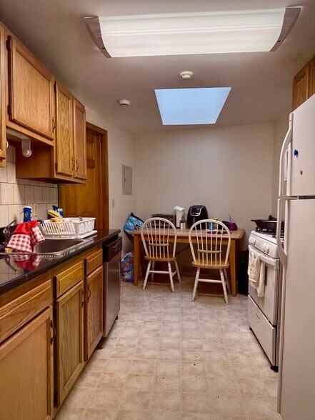 More Photos Of 11 Clinton Ave, Cortland Apartments For Sale