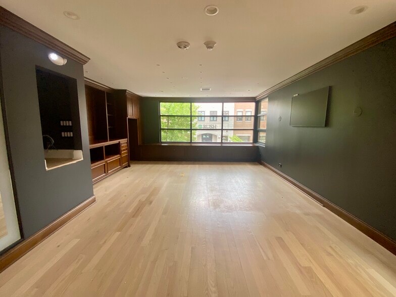 More Photos Of 33 E 1st St, Hinsdale Storefront Retail Residential For Sale