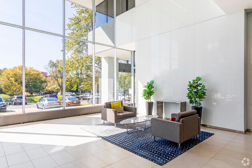 More Photos Of 8614 Westwood Center Dr, Vienna Office For Lease