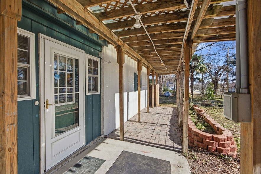 More Photos Of 201 N Wilmington St, Richlands General Retail For Sale