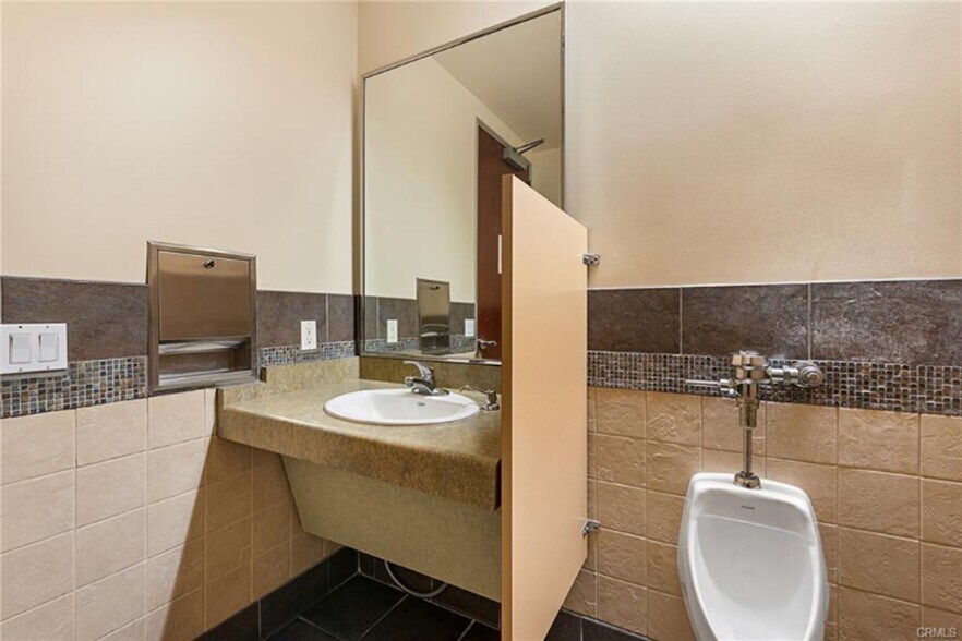 More Photos Of 5839 Pine Ave, Chino Hills Coworking Space