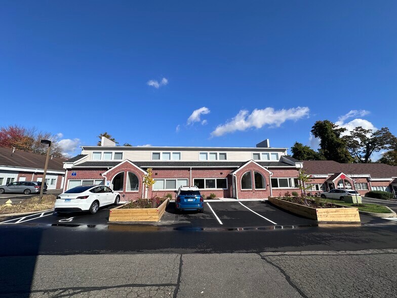 More Photos Of 4 Oxford Rd, Milford Office For Lease