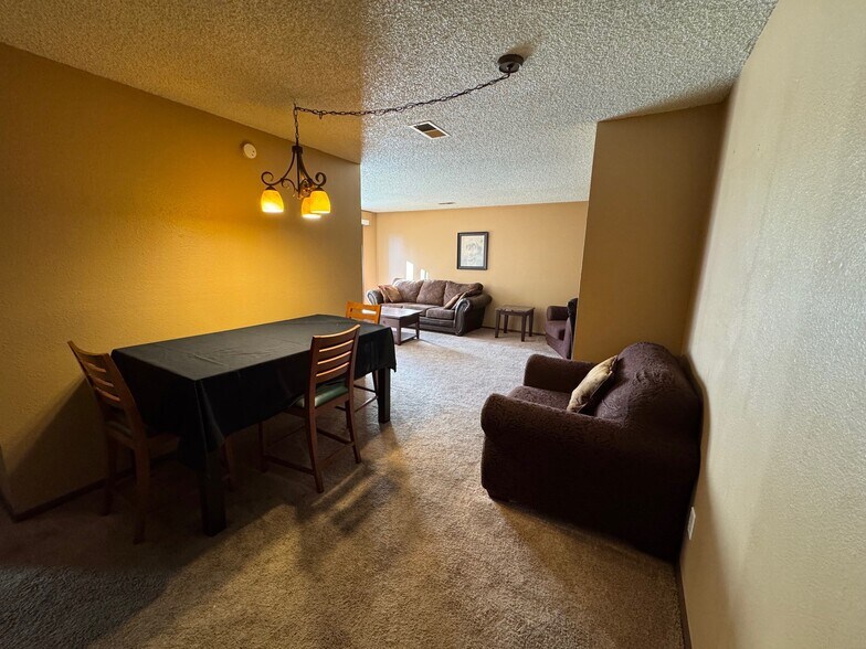 More Photos Of 1256 SW Fillmore St, Topeka Apartments For Sale