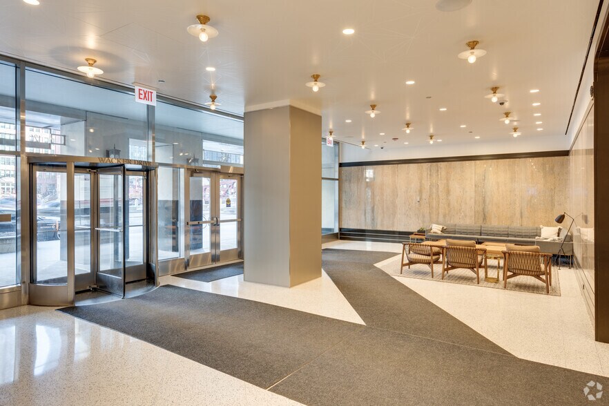 More Photos Of 121 W Wacker Dr, Chicago Office For Lease