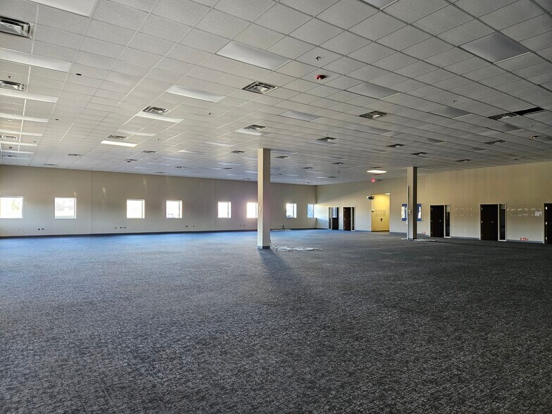 More Photos Of 6200 State St, Saginaw Office For Lease