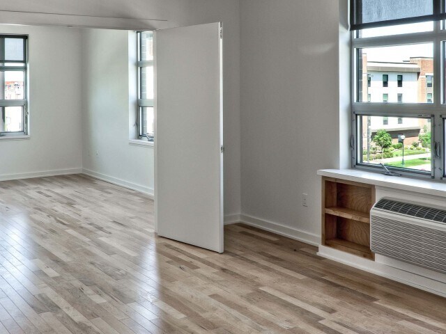 More Photos Of 1313 Cuming St, Omaha Apartments For Lease