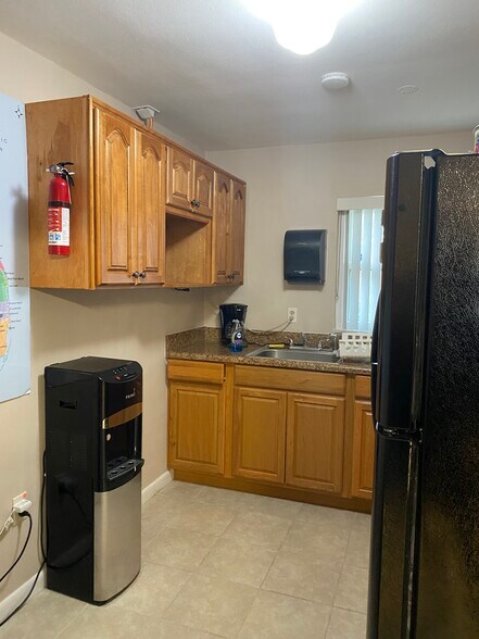 More Photos Of 101 E Faith Ter, Maitland Office For Sale