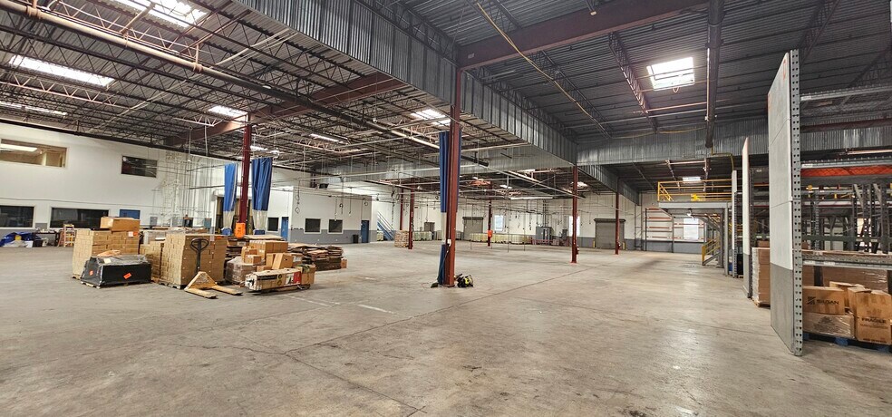 More Photos Of 13290 E Daum Dr, City of Industry Manufacturing For Sale