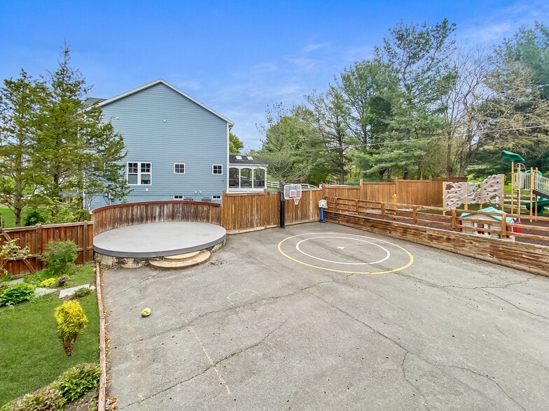 More Photos Of 3005 Dower House Dr, Herndon Daycare Center For Sale