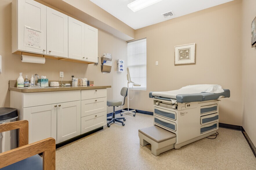 More Photos Of 5 Walter E Foran Blvd, Flemington Medical For Sale