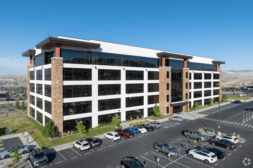 More Photos Of 4100 N Chapel Ridge Rd, Lehi Office For Sale