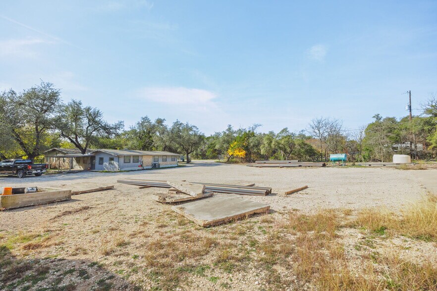 More Photos Of 7909 Rosson Dr., Austin Land For Lease