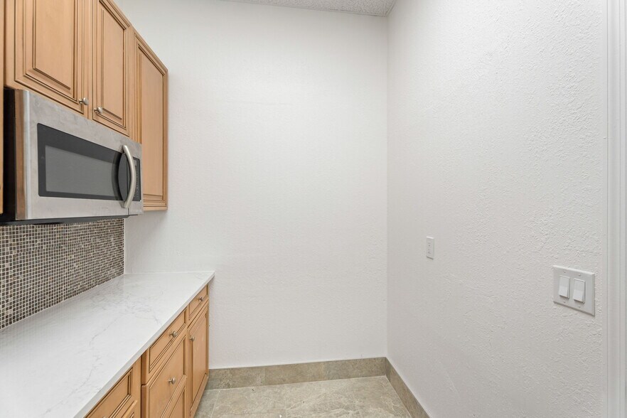 More Photos Of 1120 Village Lakes Blvd, Lehigh Acres Golf Course Driving Range For Lease