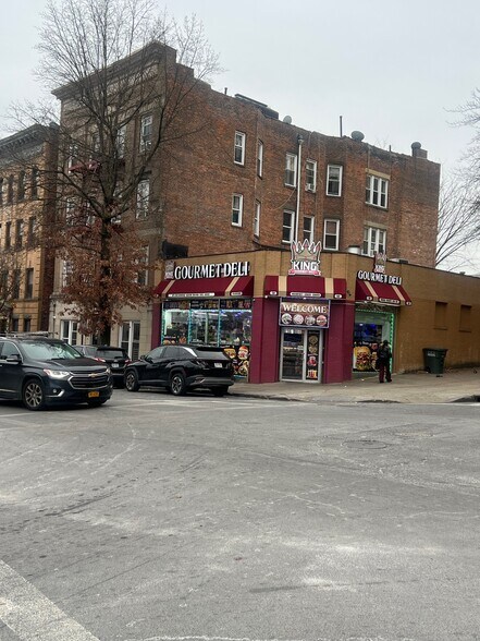 Primary Photo Of 20 Roosevelt Sq, Mount Vernon Apartments For Sale