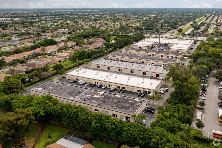 More Photos Of 10018 Spanish Isle Blvd, Boca Raton Warehouse For Lease